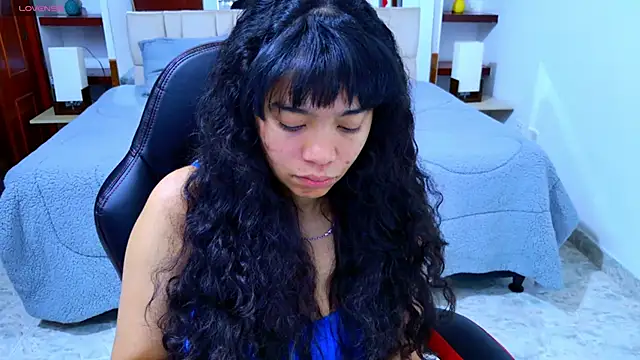 Snapshot of laureentt_ chatting on November 2025 03:07:01 AM laureentt online show from November 2025 03:07:01 AM