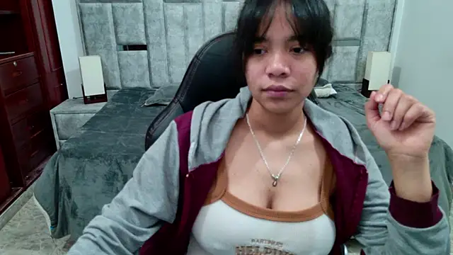 laureentt  online show from June 2026 03:18:01 AM