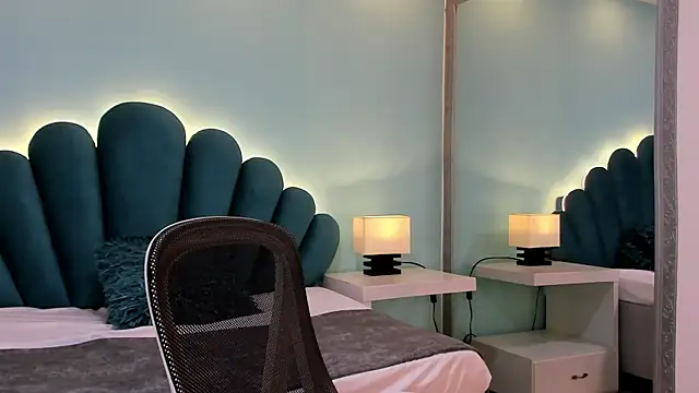 Snapshot of sharlott18 chatting on October 2025 11:43:01 AM sharlott18 online show from October 2025 11:43:01 AM