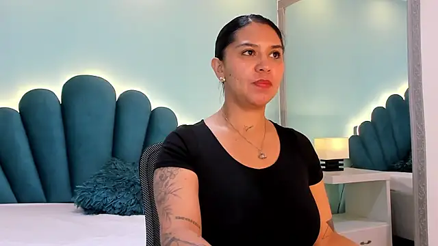 Snapshot of sharlott18 chatting on October 2025 01:22:02 PM sharlott18 online show from October 2025 01:22:02 PM