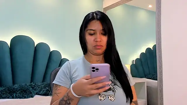 Snapshot of sharlott18 chatting on October 2025 01:32:01 PM sharlott18 online show from October 2025 01:32:01 PM