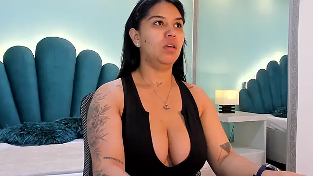 Snapshot of sharlott18 chatting on October 2025 01:37:01 PM sharlott18 online show from October 2025 01:37:01 PM