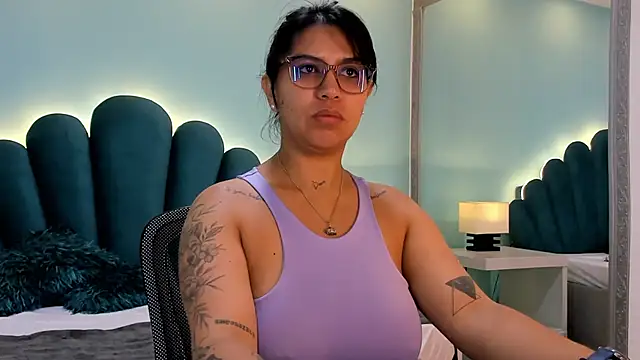 Snapshot of sharlott18 chatting on October 2025 12:18:02 PM sharlott18 online show from October 2025 12:18:02 PM