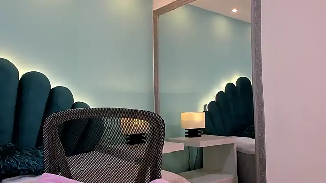 Snapshot of sharlott18 chatting on November 2025 12:55:01 PM sharlott18 online show from November 2025 12:55:01 PM