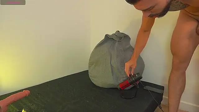 Snapshot of Markbrown chatting on March 2026 08:20:01 PM Markbrown online show from March 2026 08:20:01 PM