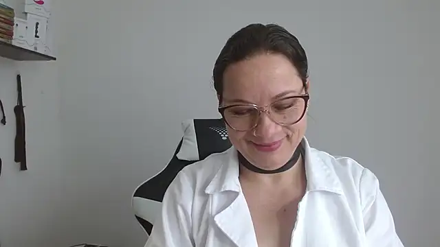 Snapshot of Sex-Psychology chatting on December 2024 01:38:02 PM Sex-Psychology online show from December 2024 01:38:02 PM