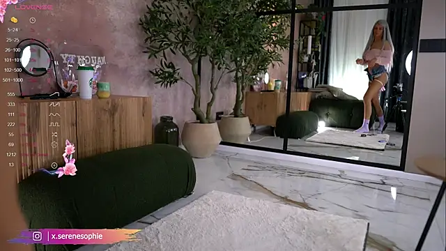 Snapshot of Serene_Sophiex chatting on September 2025 08:25:02 PM Serene Sophiex online show from September 2025 08:25:02 PM