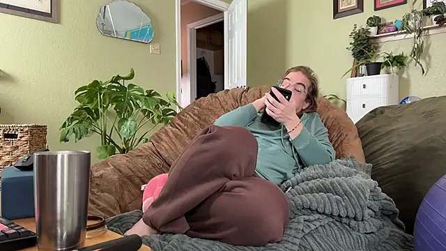 Linzy 19 online show from February 2026 08:29:02 PM