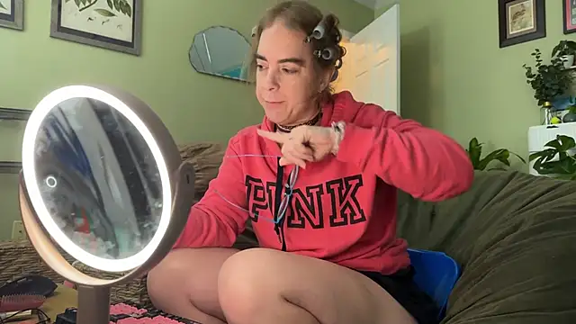 Snapshot of Linzy_19 chatting on February 2026 02:50:02 PM Linzy 19 online show from February 2026 02:50:02 PM