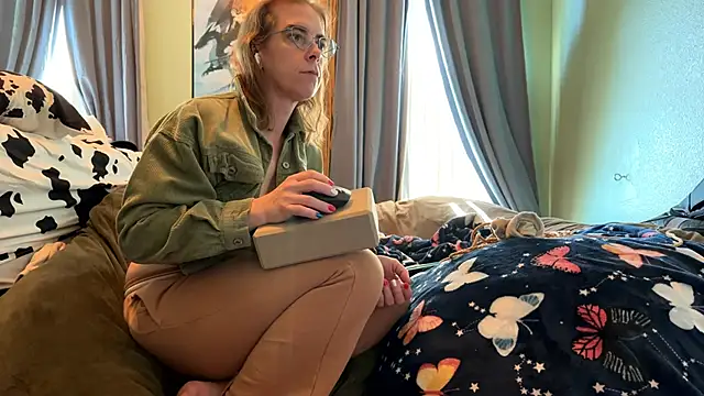 Snapshot of Linzy_19 chatting on February 2026 07:14:02 PM Linzy 19 online show from February 2026 07:14:02 PM