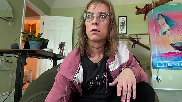 Snapshot of Linzy_19 chatting on March 2026 04:13:01 PM Linzy 19 online show from March 2026 04:13:01 PM