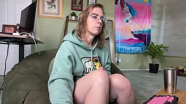 Snapshot of Linzy_19 chatting on March 2026 03:27:02 PM Linzy 19 online show from March 2026 03:27:02 PM