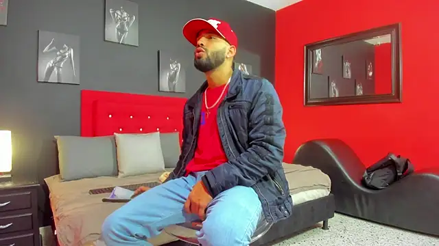 Thiagogomez online show from October 2025 12:38:02 PM