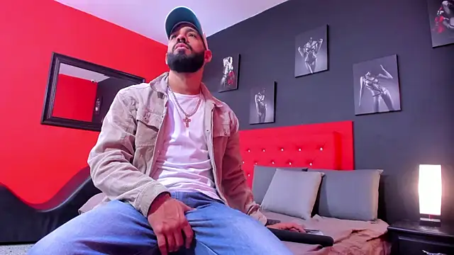 Thiagogomez online show from November 2025 12:38:02 PM