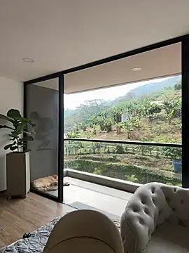 Helenbronwx online show from February 2025 03:39:01 PM