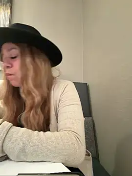 Bigbuttbrooklynn online show from November 2025 05:05:02 PM