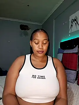 Snapshot of Toya_P chatting on September 2025 06:23:02 PM Toya P online show from September 2025 06:23:02 PM