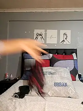 Snapshot of Toya_P chatting on October 2025 12:04:02 PM Toya P online show from October 2025 12:04:02 PM