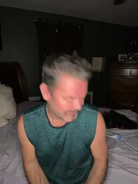 Snapshot of NYCLeatherBoi chatting on December 2024 03:00:01 AM NYCLeatherBoi online show from December 2024 03:00:01 AM