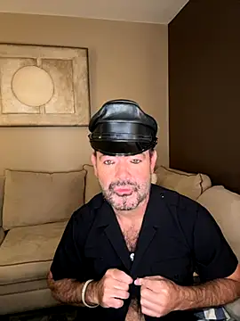 Snapshot of NYCLeatherBoi chatting on September 2025 01:05:02 AM NYCLeatherBoi online show from September 2025 01:05:02 AM