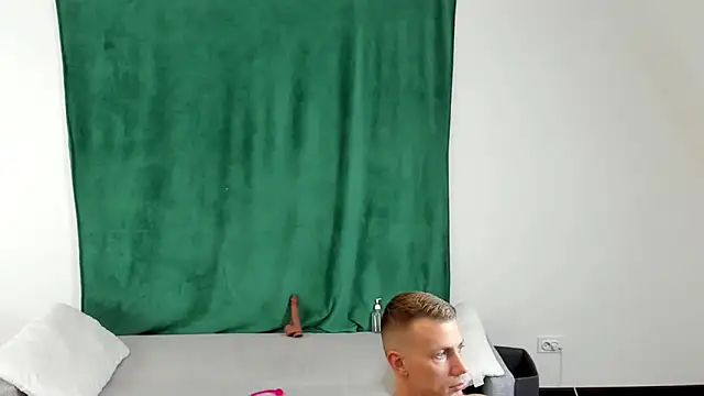 Georgearmwrestler online show from December 2024 04:17:01 PM