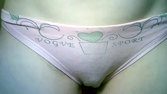 Snapshot of VikkyVikiss chatting on September 2025 04:11:01 PM VikkyVikiss online show from September 2025 04:11:01 PM