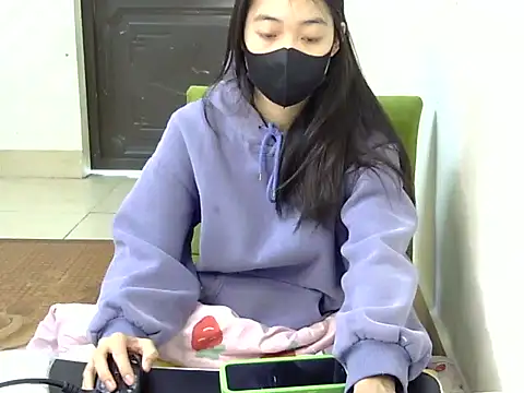 DA-EUN online show from December 2024 03:15:01 AM