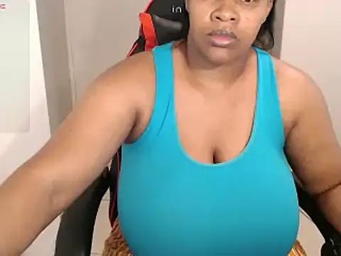 Snapshot of bustylisa1983 chatting on February 2025 02:04:02 PM bustylisa1983 online show from February 2025 02:04:02 PM