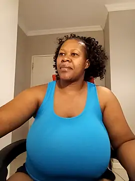 Snapshot of bustylisa1983 chatting on February 2025 11:41:01 AM bustylisa1983 online show from February 2025 11:41:01 AM