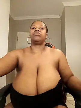 Snapshot of bustylisa1983 chatting on September 2025 05:29:01 AM bustylisa1983 online show from September 2025 05:29:01 AM