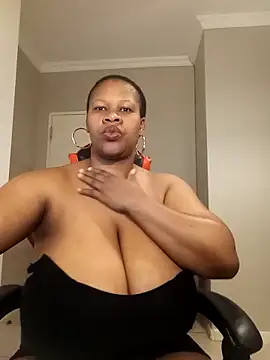 Snapshot of bustylisa1983 chatting on October 2025 04:59:01 AM bustylisa1983 online show from October 2025 04:59:01 AM