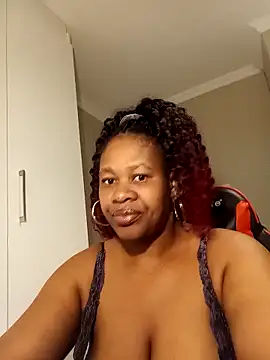 Snapshot of bustylisa1983 chatting on April 2026 05:05:02 AM bustylisa1983 online show from April 2026 05:05:02 AM