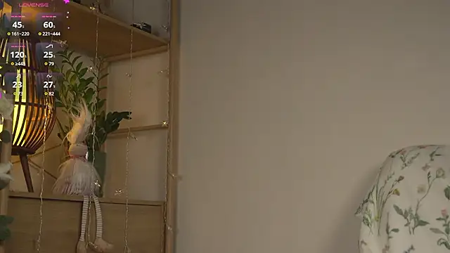 Snapshot of HelloHodge chatting on March 2026 04:54:01 PM HelloHodge online show from March 2026 04:54:01 PM