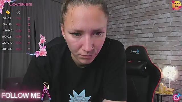 Snapshot of SarahCoksss chatting on October 2025 01:03:02 AM SarahCoksss online show from October 2025 01:03:02 AM