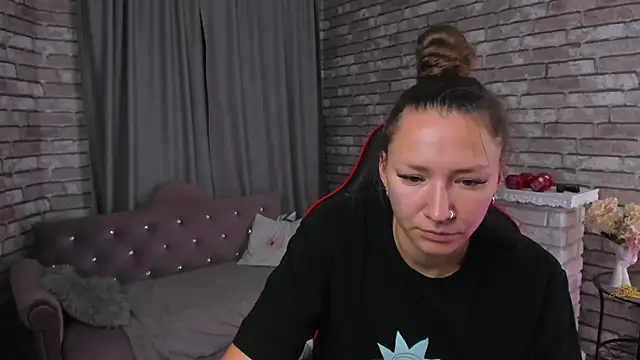 Snapshot of SarahCoksss chatting on October 2025 12:22:02 AM SarahCoksss online show from October 2025 12:22:02 AM