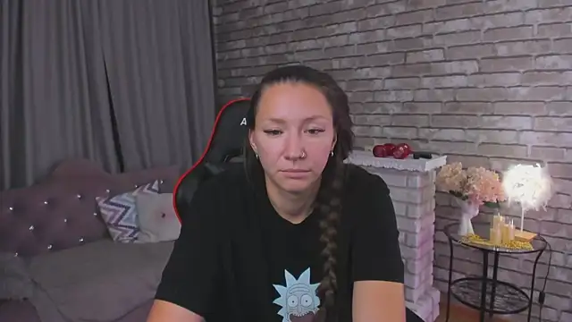 Snapshot of SarahCoksss chatting on October 2025 12:44:02 AM SarahCoksss online show from October 2025 12:44:02 AM