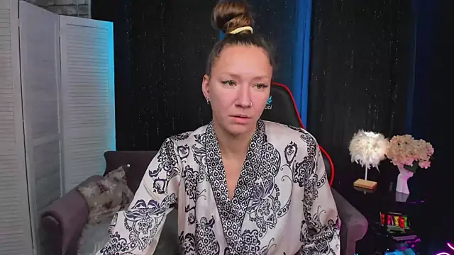 Snapshot of SarahCoksss chatting on November 2025 12:54:01 AM SarahCoksss online show from November 2025 12:54:01 AM