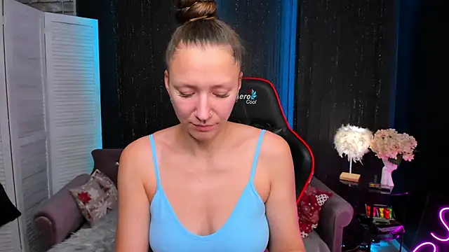 Snapshot of SarahCoksss chatting on November 2025 12:24:01 AM SarahCoksss online show from November 2025 12:24:01 AM