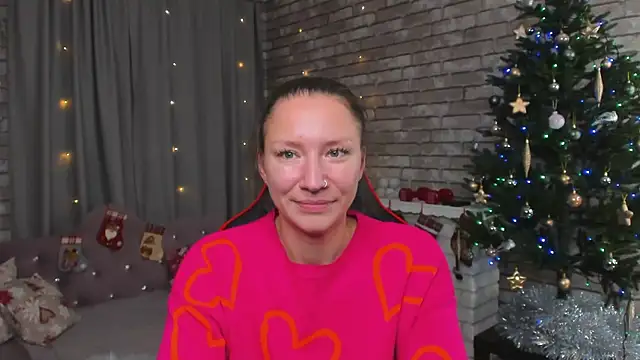 Snapshot of SarahCoksss chatting on December 2025 12:17:01 AM SarahCoksss online show from December 2025 12:17:01 AM