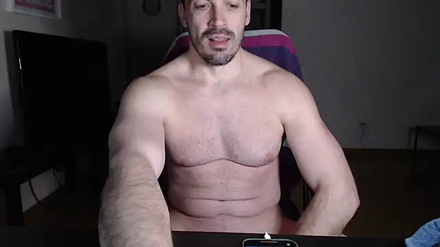 Snapshot of Hammer_Top chatting on February 2025 03:05:01 PM Hammer Top online show from February 2025 03:05:01 PM