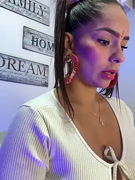 Snapshot of Mau_White chatting on January 2025 01:35:01 AM Mau White online show from January 2025 01:35:01 AM
