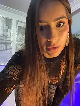 Snapshot of Mau_White chatting on February 2026 01:51:01 AM Mau White online show from February 2026 01:51:01 AM