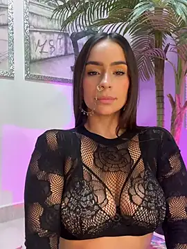 Snapshot of Mau_White chatting on March 2026 12:49:02 AM Mau White online show from March 2026 12:49:02 AM