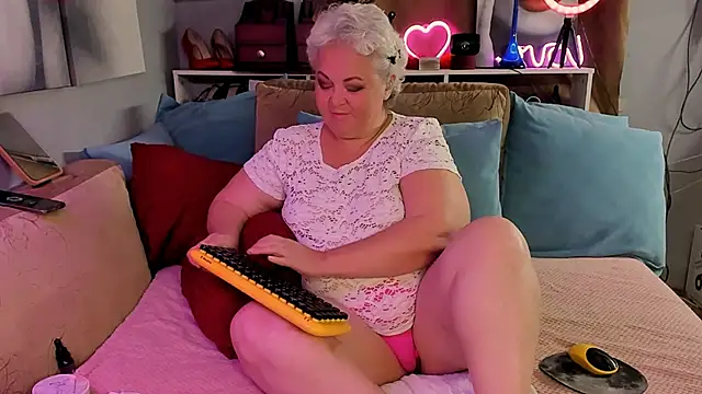 ShannaKingson online show from August 2026 09:12:02 AM