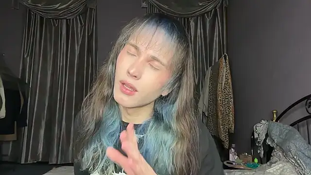 Snapshot of fcherthth chatting on January 2026 03:25:02 PM fcherthth online show from January 2026 03:25:02 PM