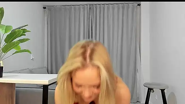 sarahphyllis online show from October 2025 08:06:02 PM