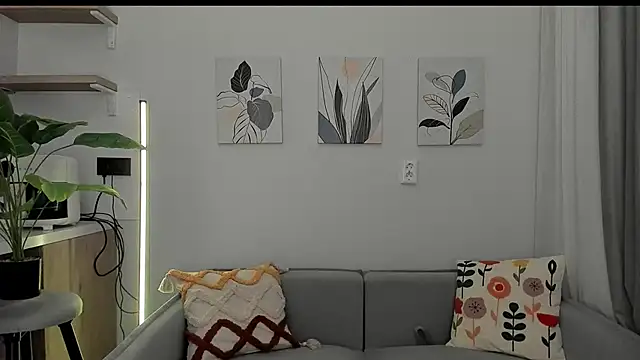 sarahphyllis online show from October 2025 08:28:01 PM