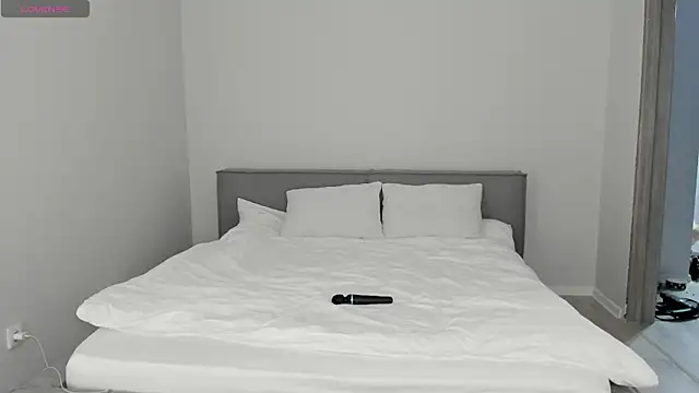 sarahphyllis online show from November 2025 09:18:01 PM