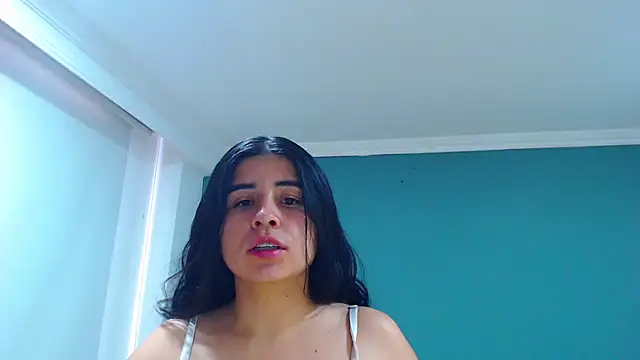 danna- roouss online show from February 2026 07:01:01 PM