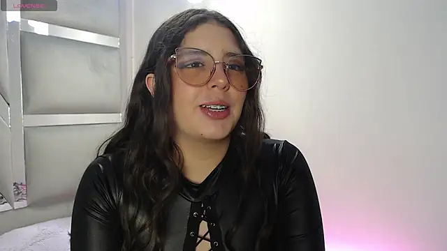 Paola Lyon  online show from March 2025 07:17:01 PM